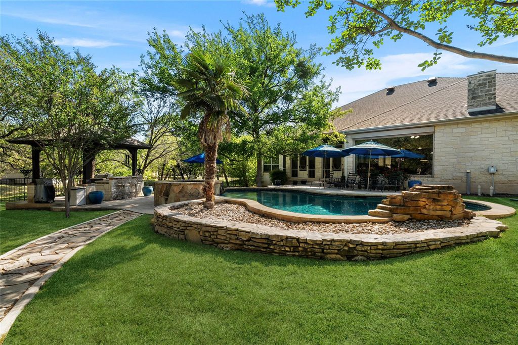 205 W Majestic Oak LN, Georgetown, TX 78633