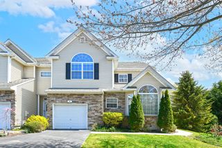 9 Manitou Trail, Kings Park, NY 11754