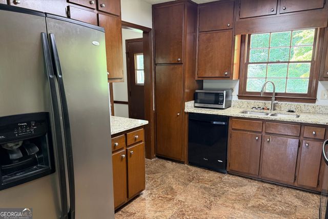 310 Sharon Drive, Fayetteville, GA 30214