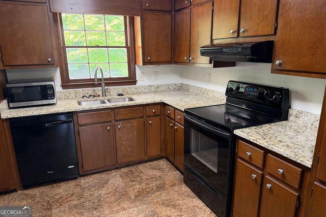 310 Sharon Drive, Fayetteville, GA 30214
