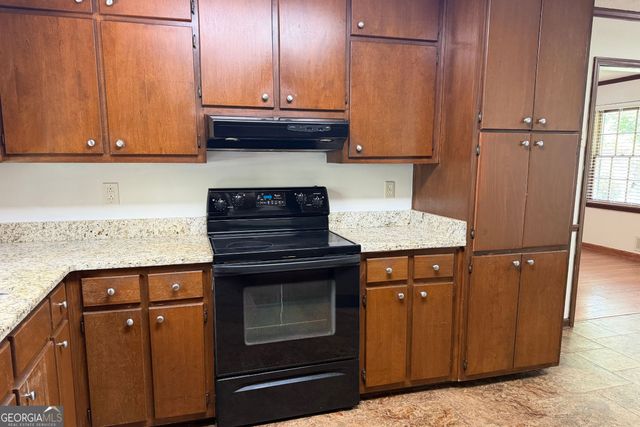 310 Sharon Drive, Fayetteville, GA 30214
