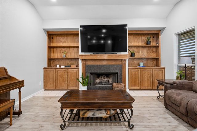 727 W Johnson Ave, Aransas Pass, TX 78336