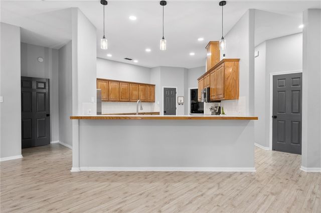 727 W Johnson Ave, Aransas Pass, TX 78336