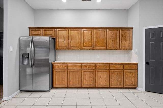 727 W Johnson Ave, Aransas Pass, TX 78336