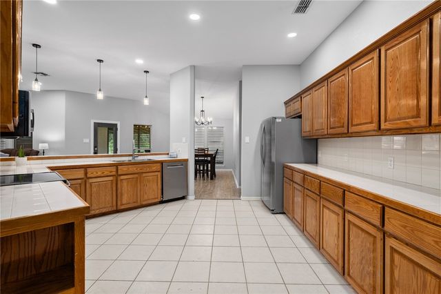 727 W Johnson Ave, Aransas Pass, TX 78336