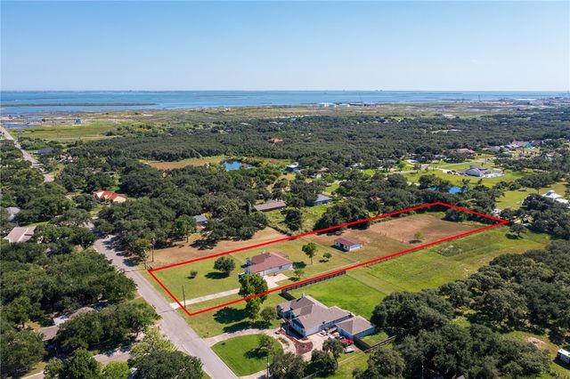 727 W Johnson Ave, Aransas Pass, TX 78336