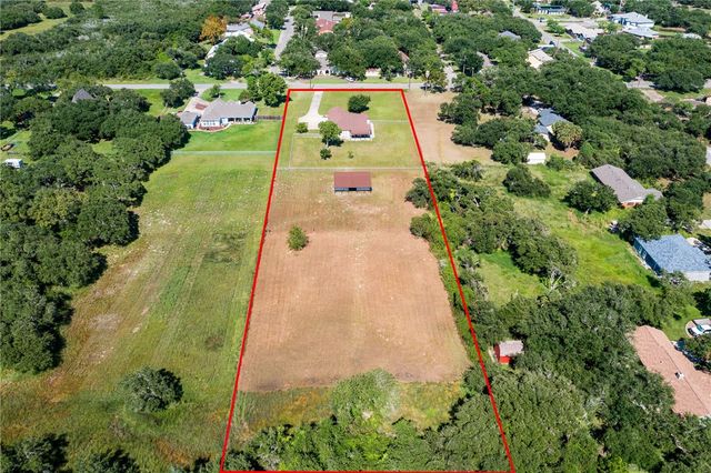 727 W Johnson Ave, Aransas Pass, TX 78336