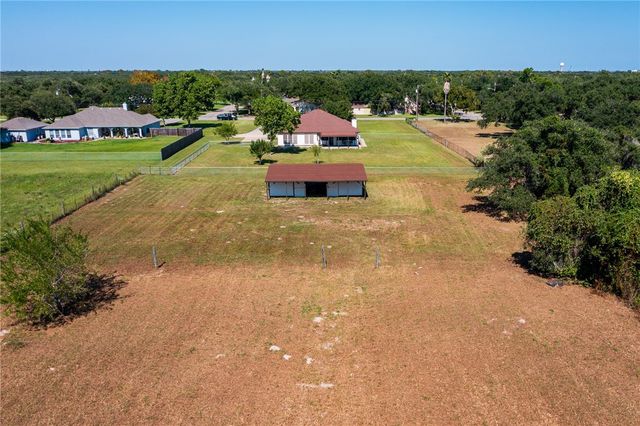 727 W Johnson Ave, Aransas Pass, TX 78336