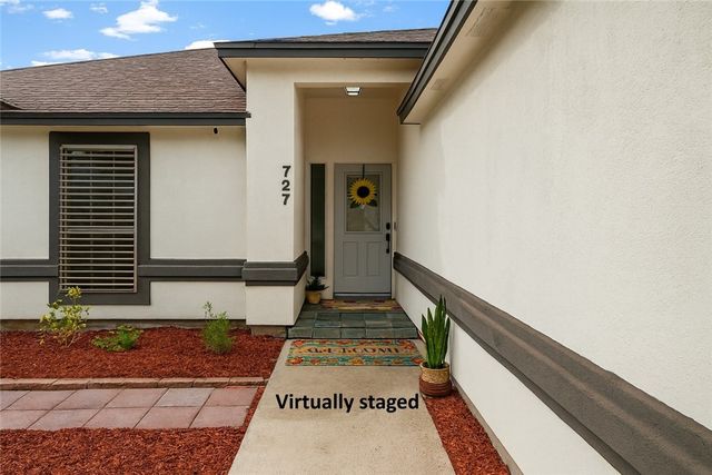 727 W Johnson Ave, Aransas Pass, TX 78336