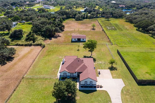 727 W Johnson Ave, Aransas Pass, TX 78336