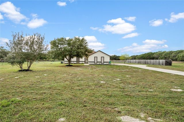 727 W Johnson Ave, Aransas Pass, TX 78336