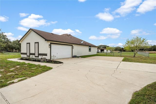 727 W Johnson Ave, Aransas Pass, TX 78336