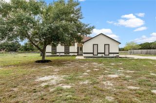 727 W Johnson Ave, Aransas Pass, TX 78336