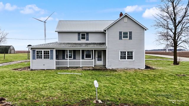 724 E 2600 North Road, Penfield, IL 61862