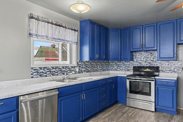 724 E 2600 North Road, Penfield, IL 61862