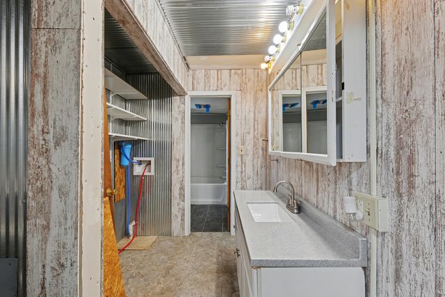 724 E 2600 North Road, Penfield, IL 61862