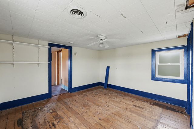 724 E 2600 North Road, Penfield, IL 61862