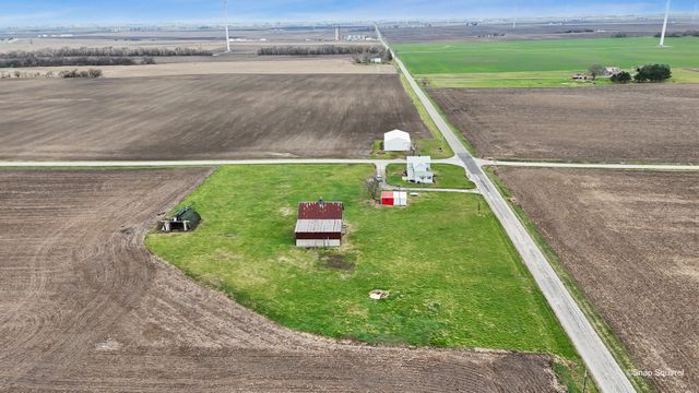 724 E 2600 North Road, Penfield, IL 61862