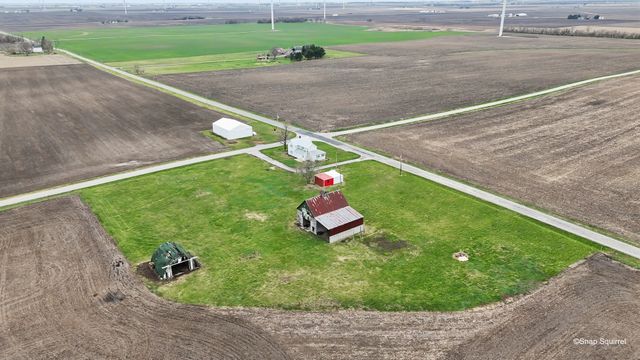 724 E 2600 North Road, Penfield, IL 61862