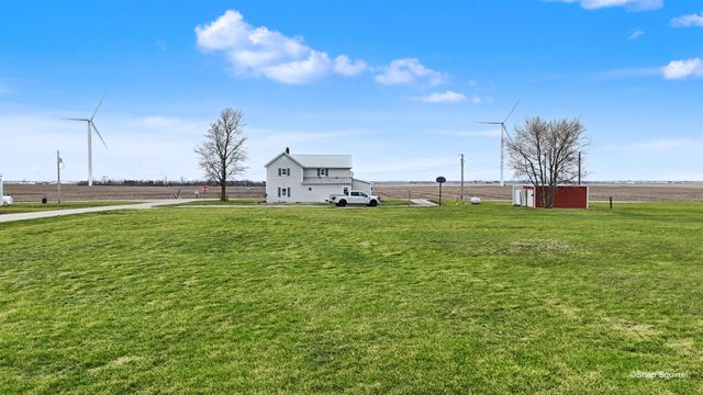 724 E 2600 North Road, Penfield, IL 61862