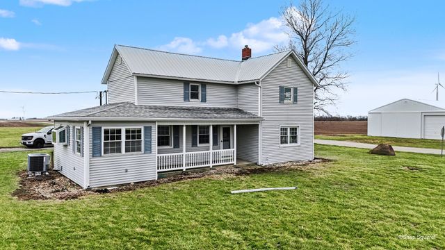 724 E 2600 North Road, Penfield, IL 61862