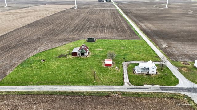 724 E 2600 North Road, Penfield, IL 61862