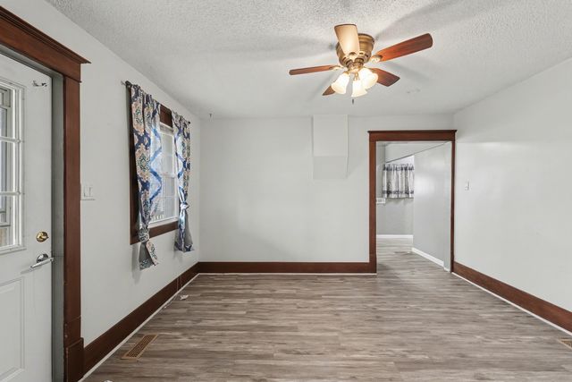 724 E 2600 North Road, Penfield, IL 61862