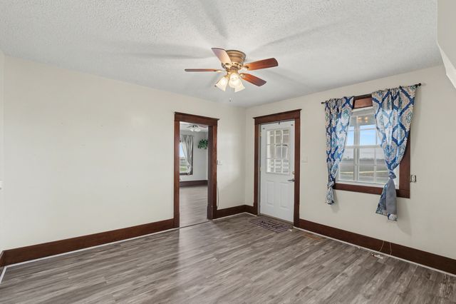 724 E 2600 North Road, Penfield, IL 61862