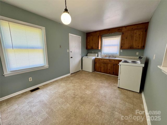 4117 Gossett Avenue, Charlotte, NC 28208