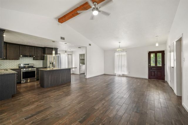 248 E Castle Harbour Drive, Friendswood, TX 77546