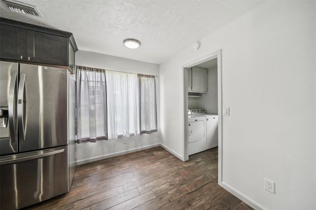 248 E Castle Harbour Drive, Friendswood, TX 77546