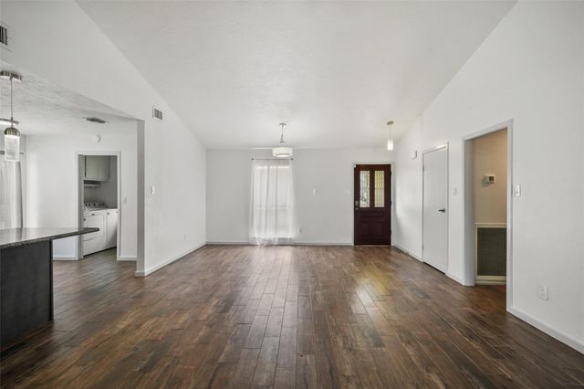 248 E Castle Harbour Drive, Friendswood, TX 77546