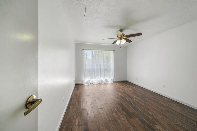 248 E Castle Harbour Drive, Friendswood, TX 77546