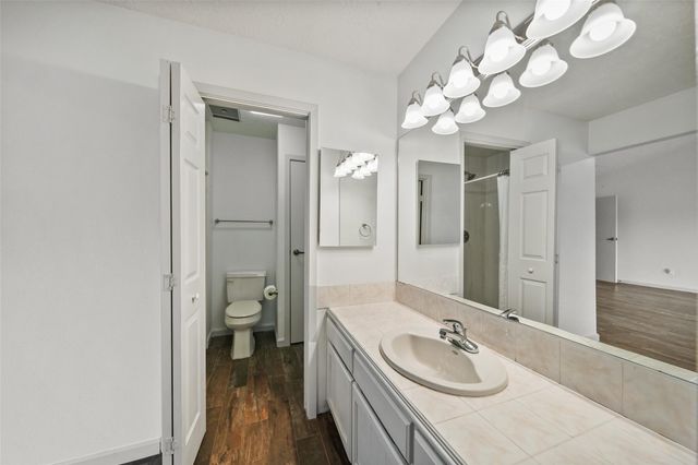 248 E Castle Harbour Drive, Friendswood, TX 77546