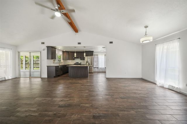 248 E Castle Harbour Drive, Friendswood, TX 77546