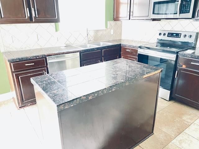 109 E Wheeler ST S, Manor, TX 78653