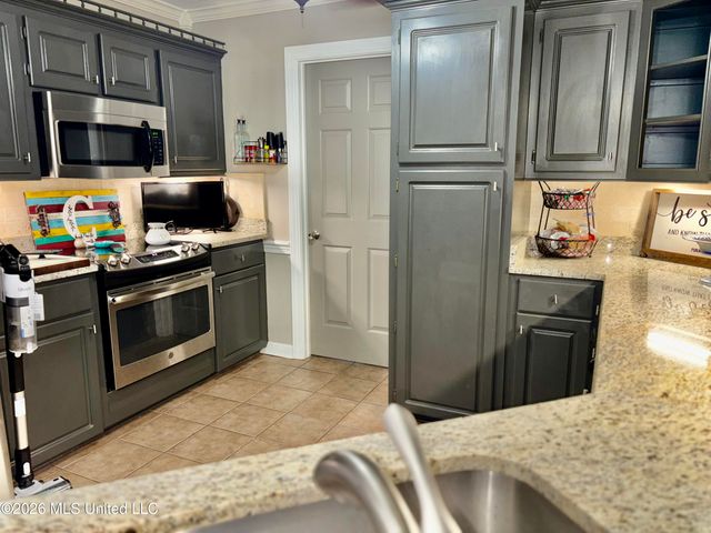 1100 Green Gable Place, Terry, MS 39170