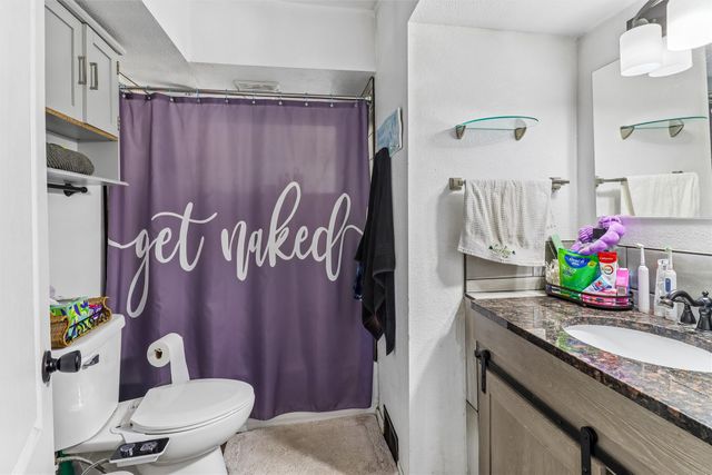 4517 Wakonda Parkway, Des Moines, IA 50315