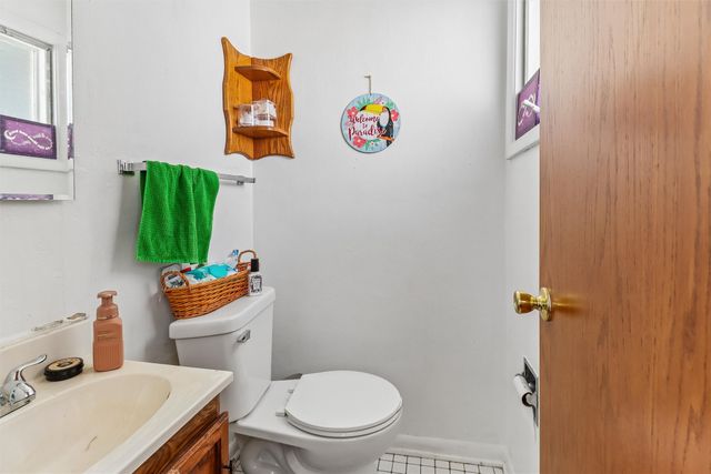 4517 Wakonda Parkway, Des Moines, IA 50315