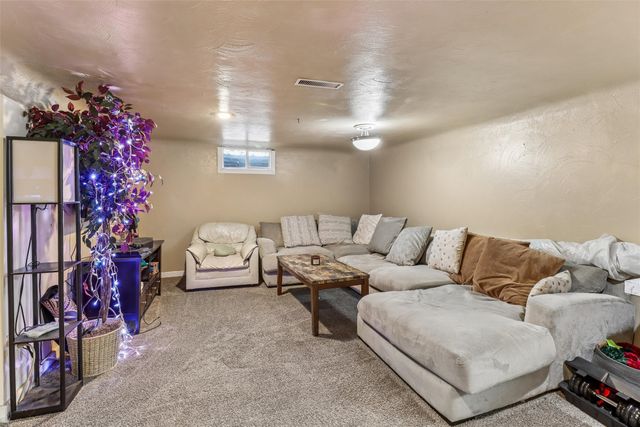 4517 Wakonda Parkway, Des Moines, IA 50315