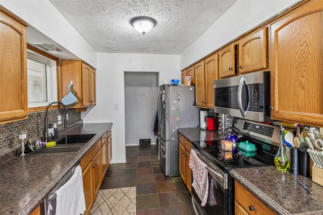 4517 Wakonda Parkway, Des Moines, IA 50315