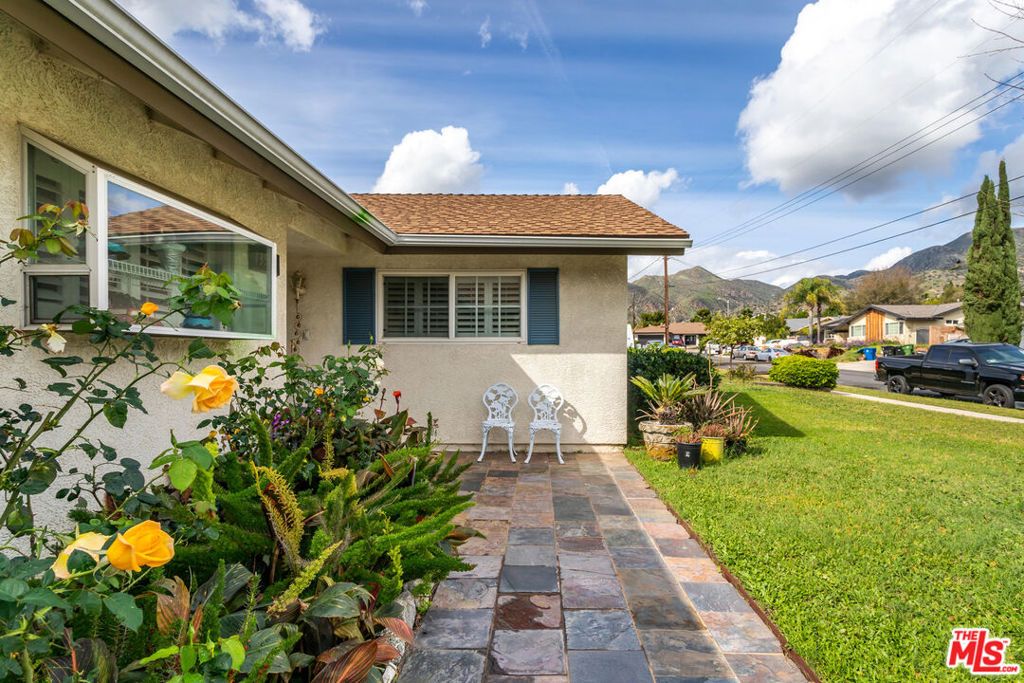 Image 4 of property listing at 13531 Fusano Avenue, Sylmar, CA 91342