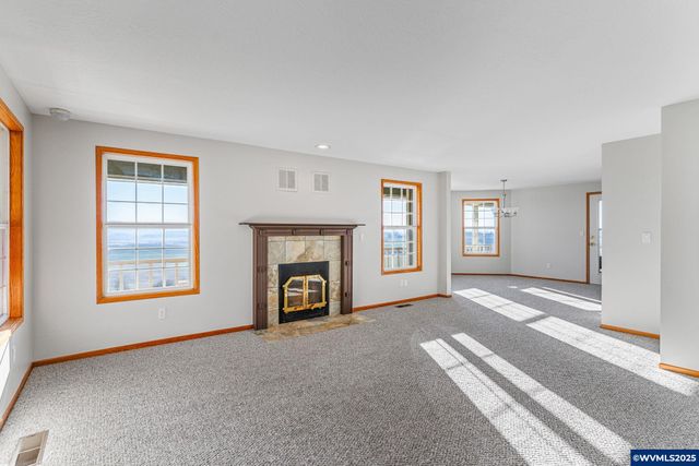 2665 N Pacific Hwy W, Rickreall, OR 97371