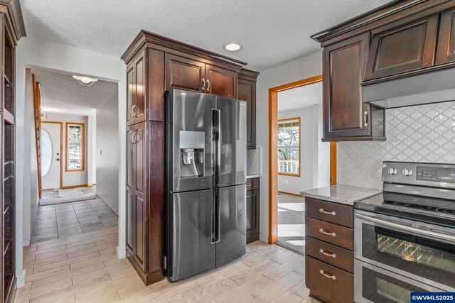 2665 N Pacific Hwy W, Rickreall, OR 97371