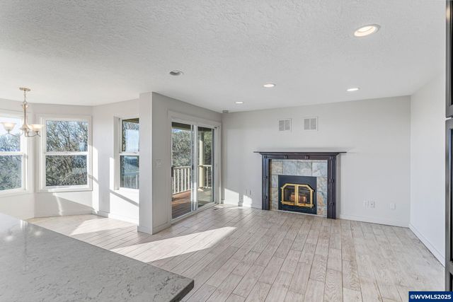 2665 N Pacific Hwy W, Rickreall, OR 97371