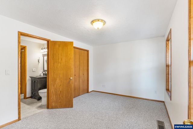 2665 N Pacific Hwy W, Rickreall, OR 97371