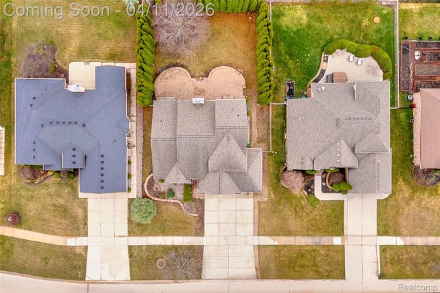 21266 Summerfield Drive, Macomb Township, MI 48044