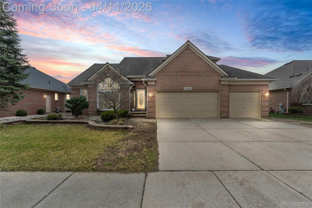 21266 Summerfield Drive, Macomb Township, MI 48044