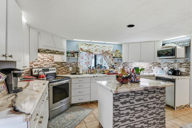 2937 SE Darien Road, Port St. Lucie, FL 34952