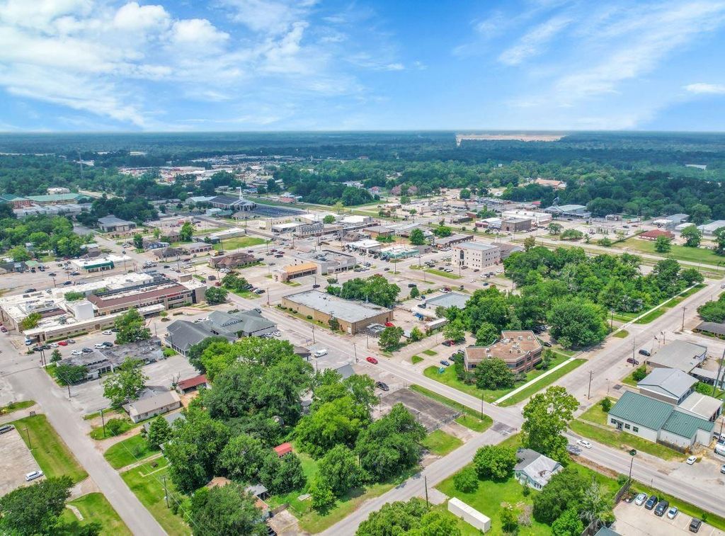 664 County Road 2146, Cleveland, TX 77327